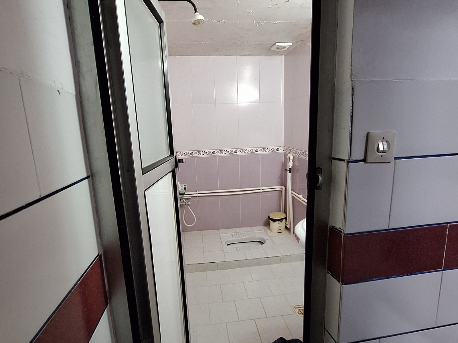 سرویس بهداشتی دآخل ساختمان