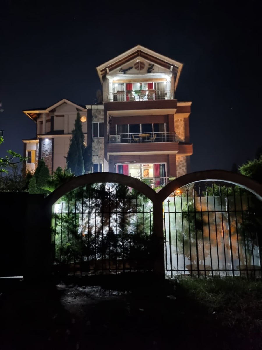 ورودی اقامتگاه ورودی اقامتگاه