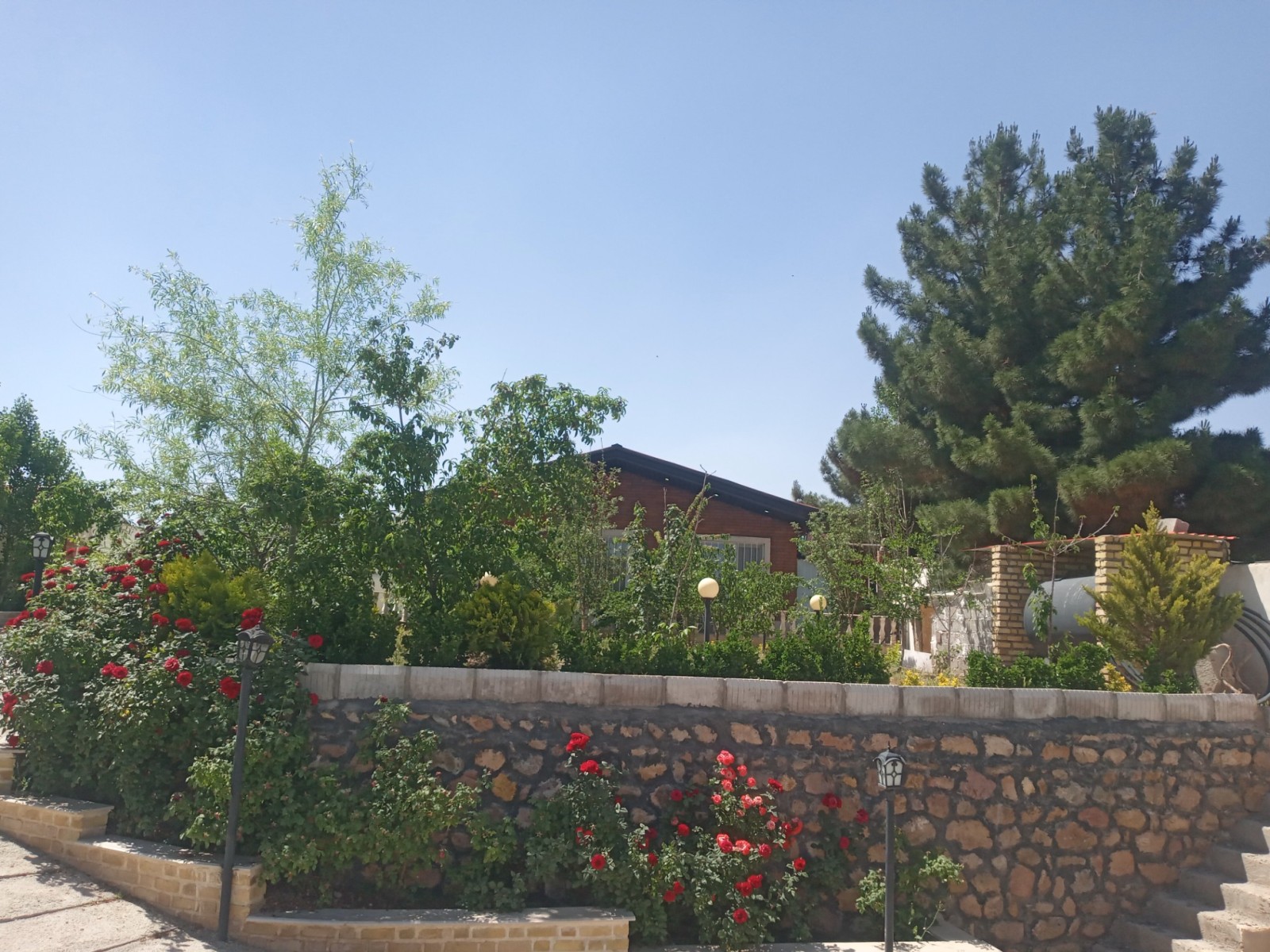 نمای ورودی