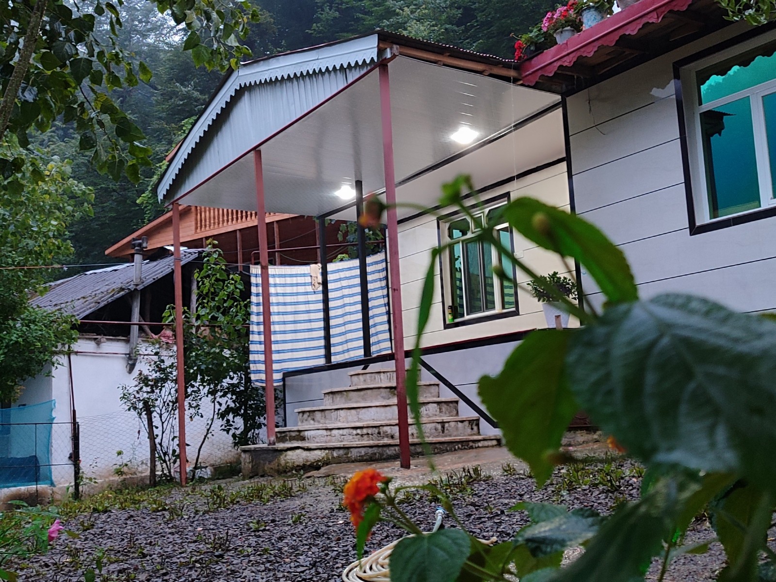 نمای بیرونی ساختمان نمای بیرونی ساختمان