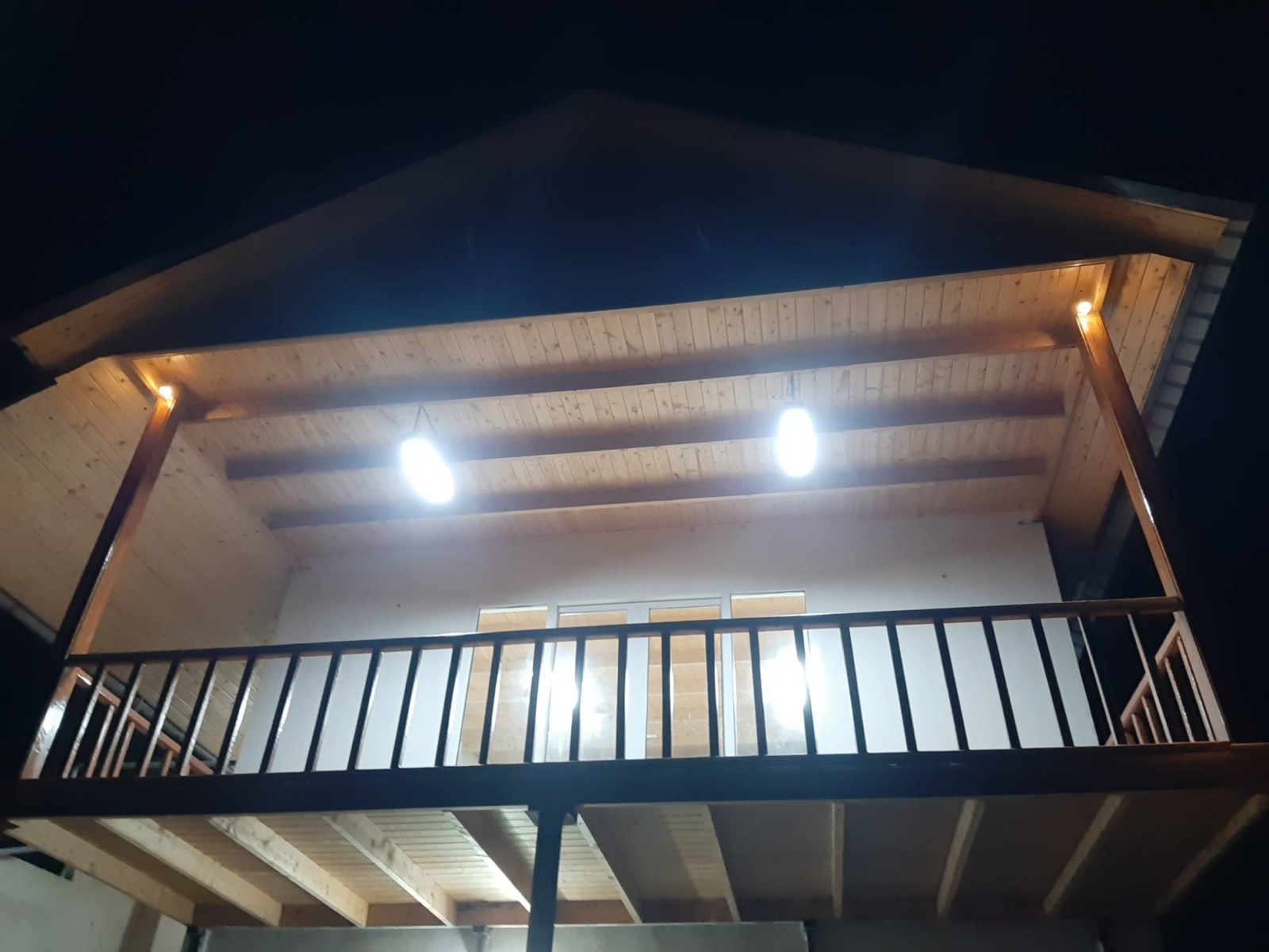 نمای از روبروی ویلا نمای از روبروی ویلا