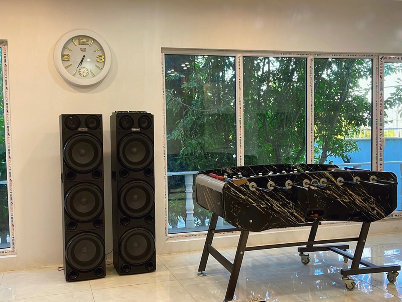 سیستم صوتی و فوتبال دستی سیستم صوتی و فوتبال دستی