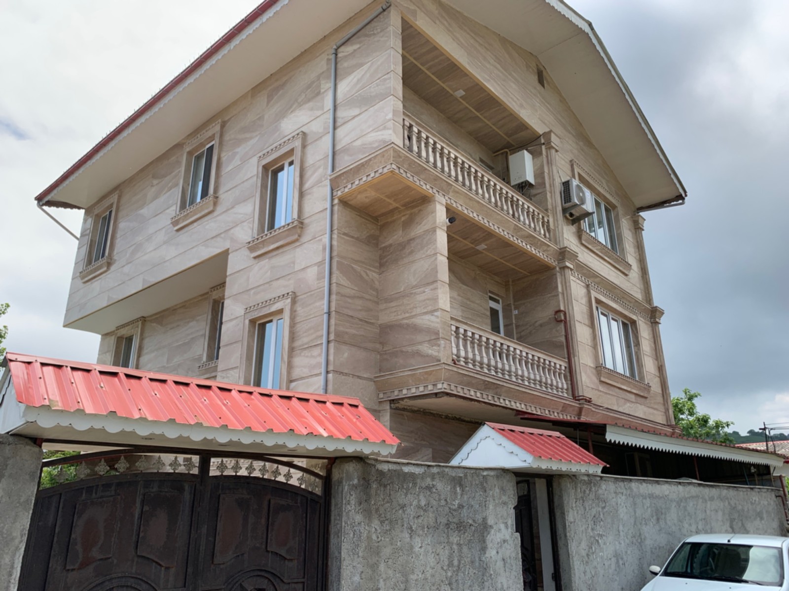 نمای بیرونی ساختمان نمای بیرونی ساختمان