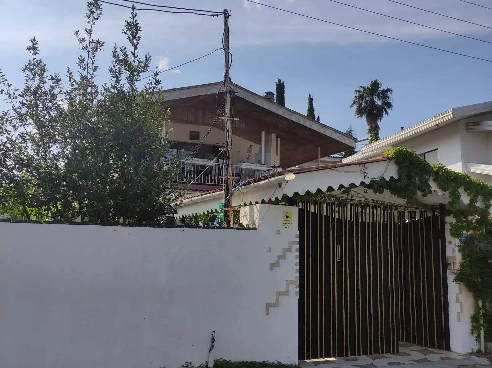 نمای بیرونی ساختمان