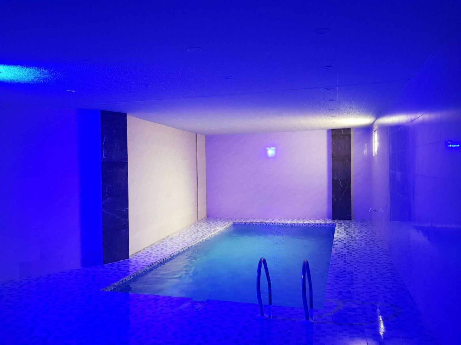 استخر استخر