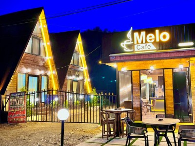 کلبه سوئیسی چوبی دوقلو قلعه رودخان کلبه سوئیسی چوبی دوقلو قلعه رودخان