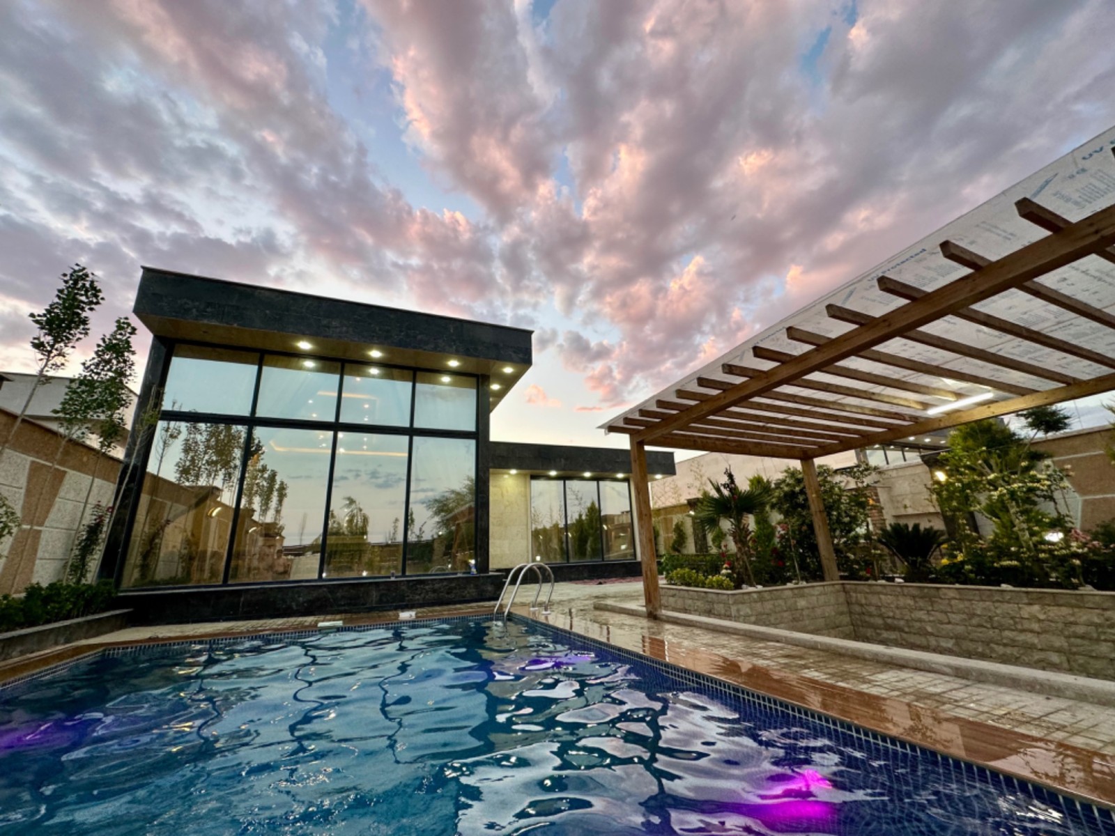 استخر استخر