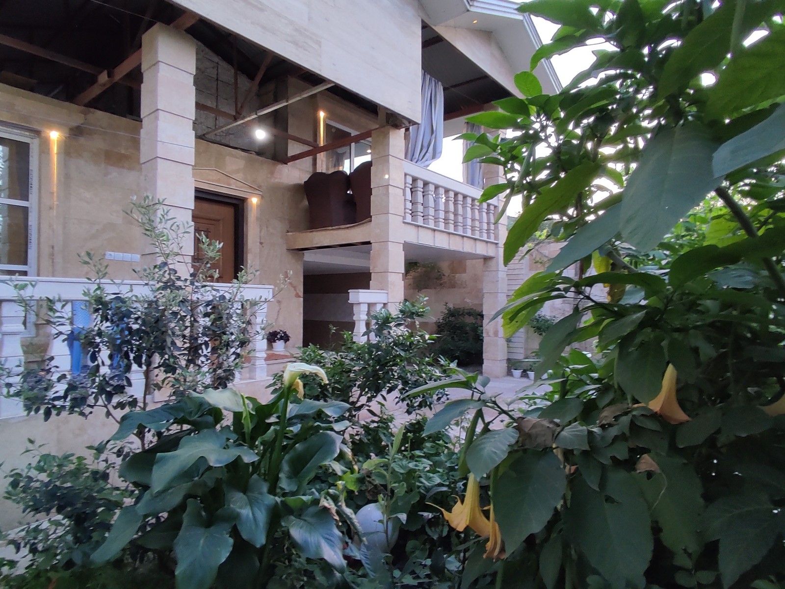 نمای بیرونی ساختمان