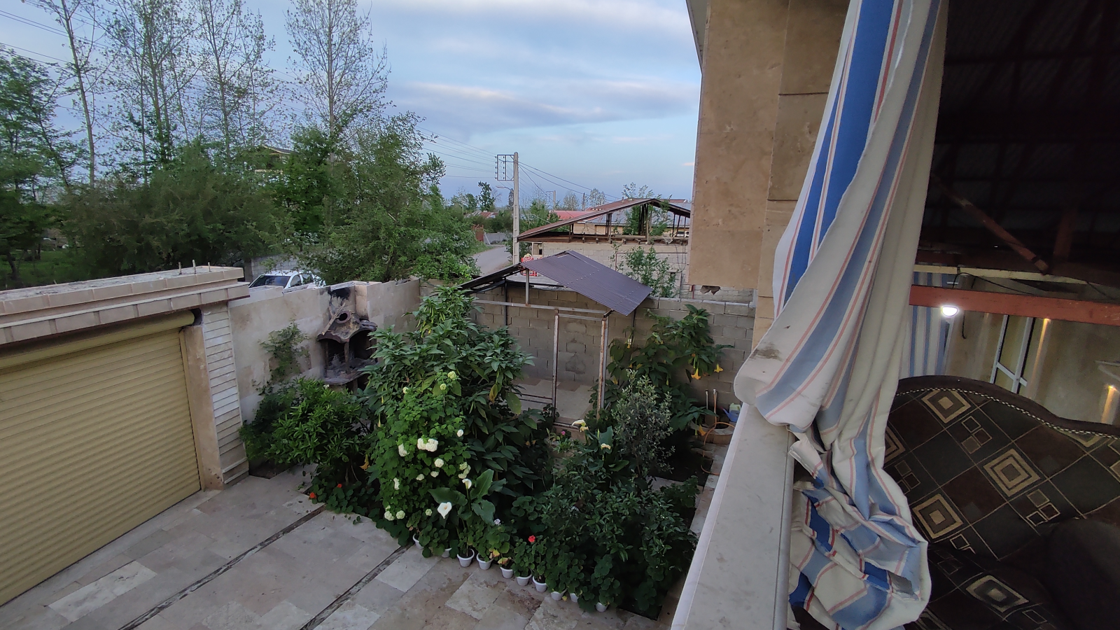 نمای بیرونی ساختمان