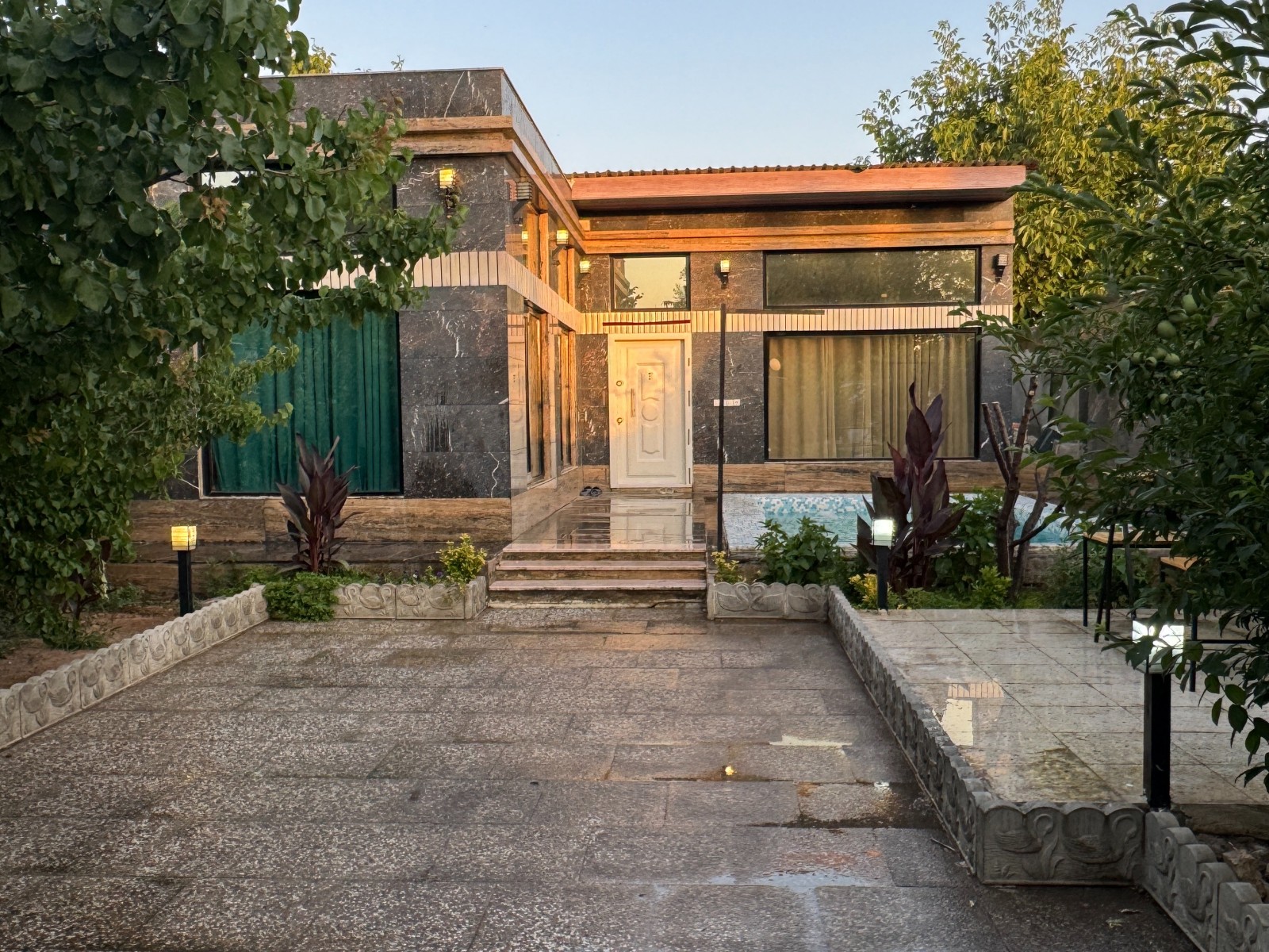 نمای بیرونی ساختمان نمای بیرونی ساختمان