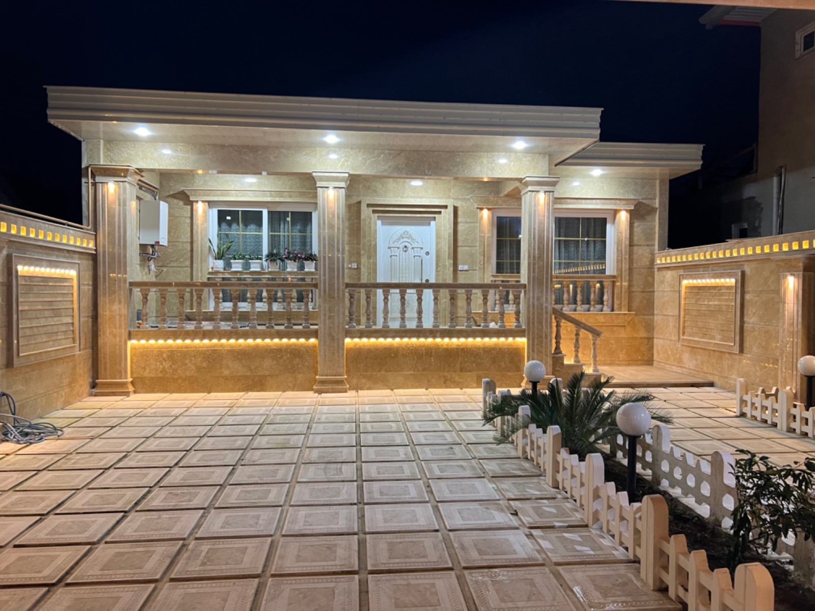 نمای بیرونی ساختمان