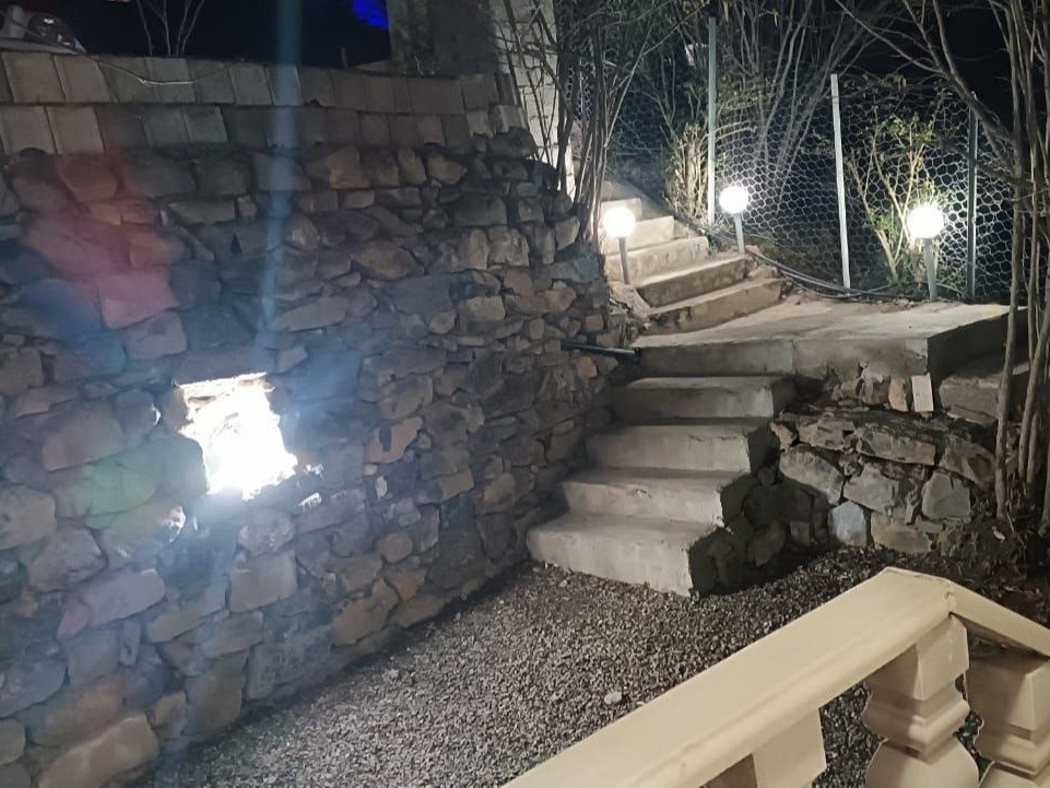 نمای بیرونی ساختمان