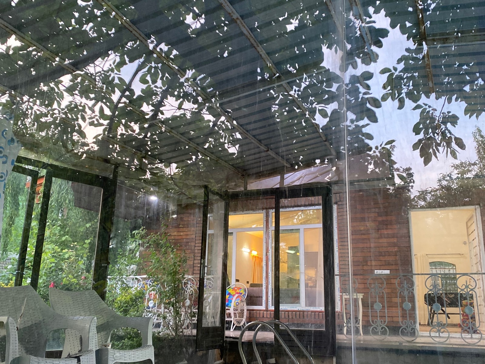 نمای بیرونی ساختمان