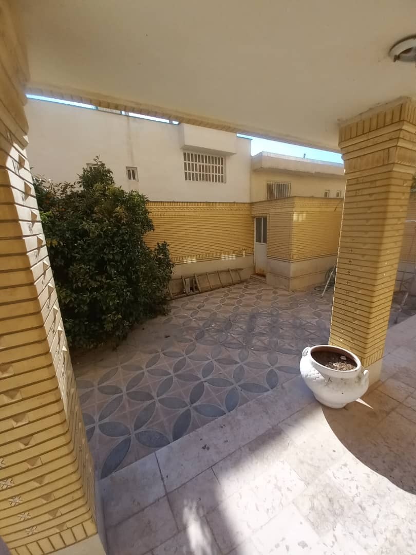 حیاط