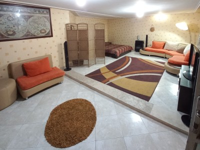 سوئیت حیاط دار در شیراز