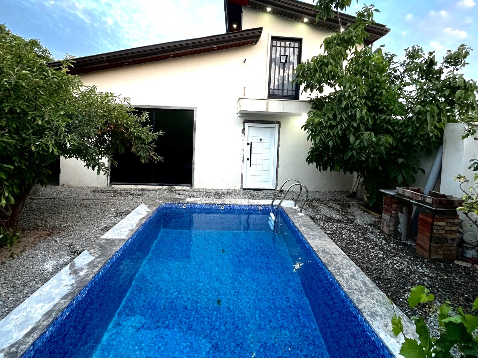 نمای بیرونی ساختمان نمای بیرونی ساختمان