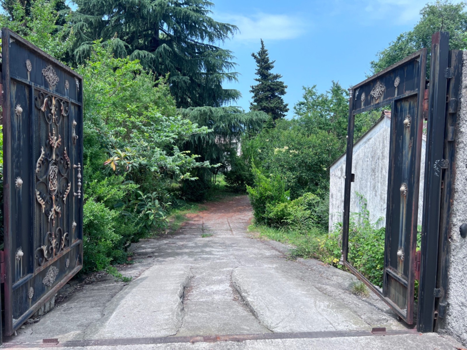 درب ورودی حیاط ویلا درب ورودی حیاط ویلا