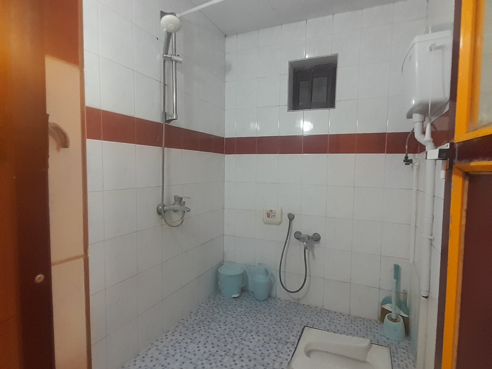 سرویس بهداشتی و حمام