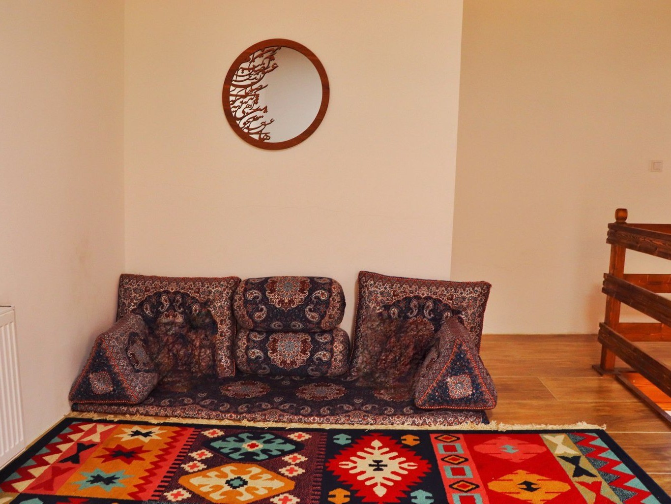 نشیمن بالا نشیمن بالا