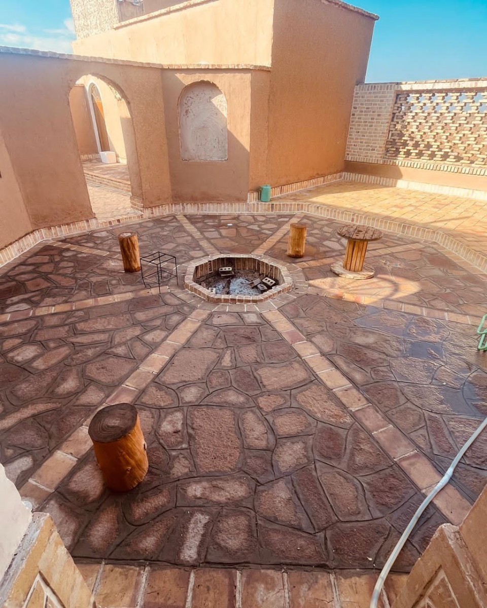 حیاط