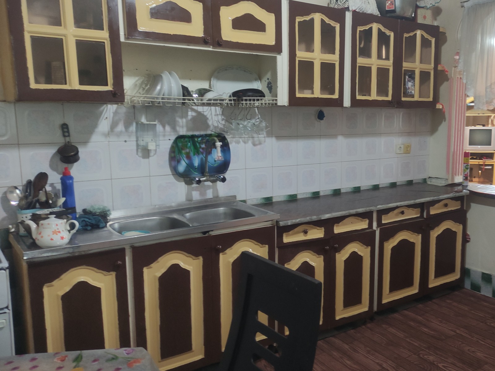 آشپزخانه با کابینت