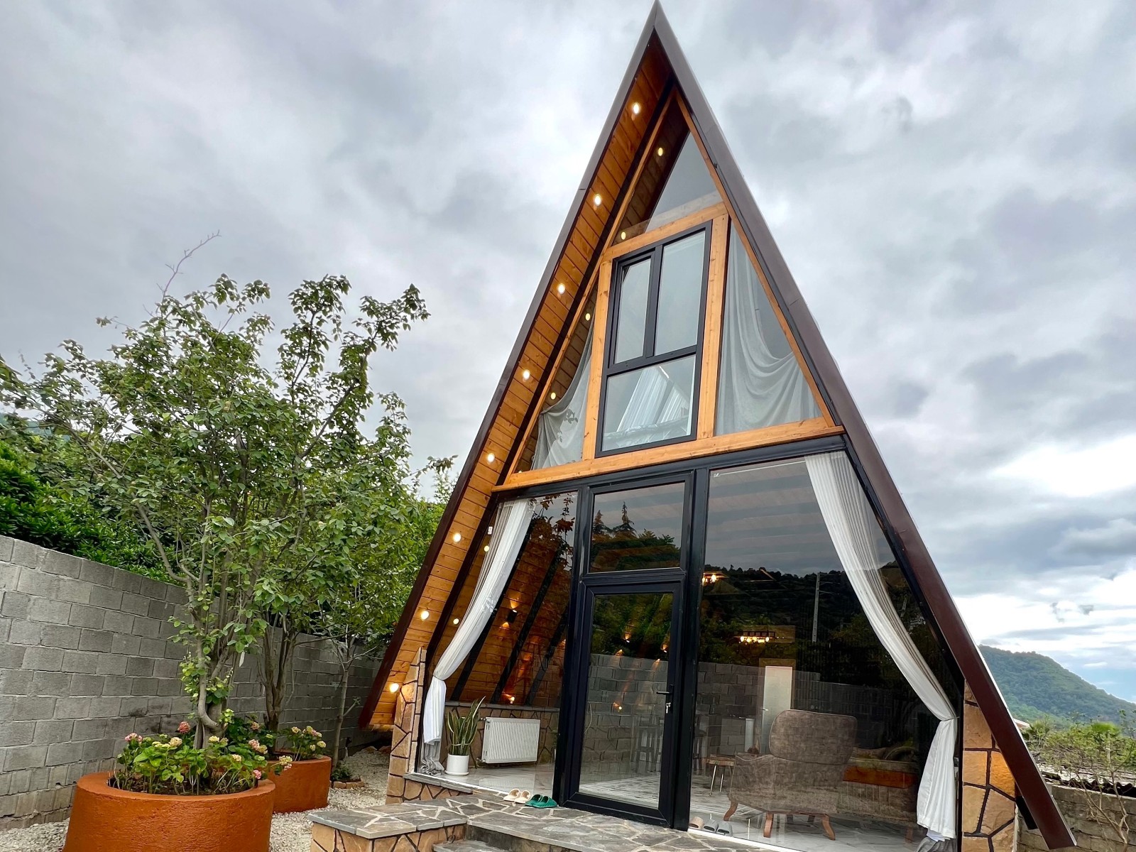 نمای بیرونی ساختمان