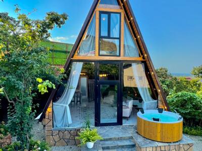 کلبه جنگلی جذاب ایندو کلبه جنگلی جذاب ایندو