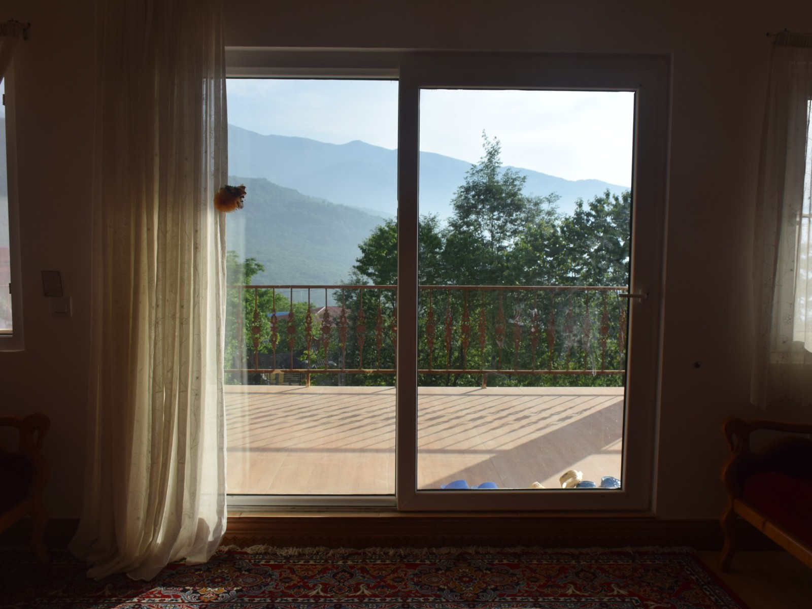 منظره اتاق پذیرایی