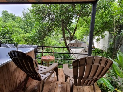 کلبه جنگلی با چشم انداز بهشت در دل جنگل کلبه جنگلی با چشم انداز بهشت در دل جنگل