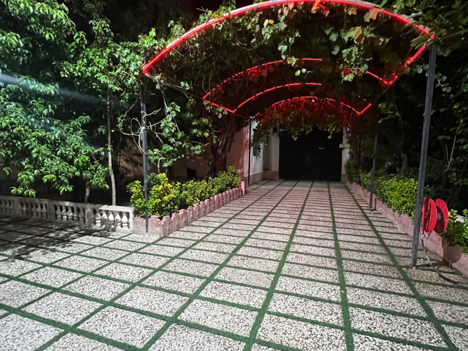 نمای بیرونی ساختمان نمای بیرونی ساختمان