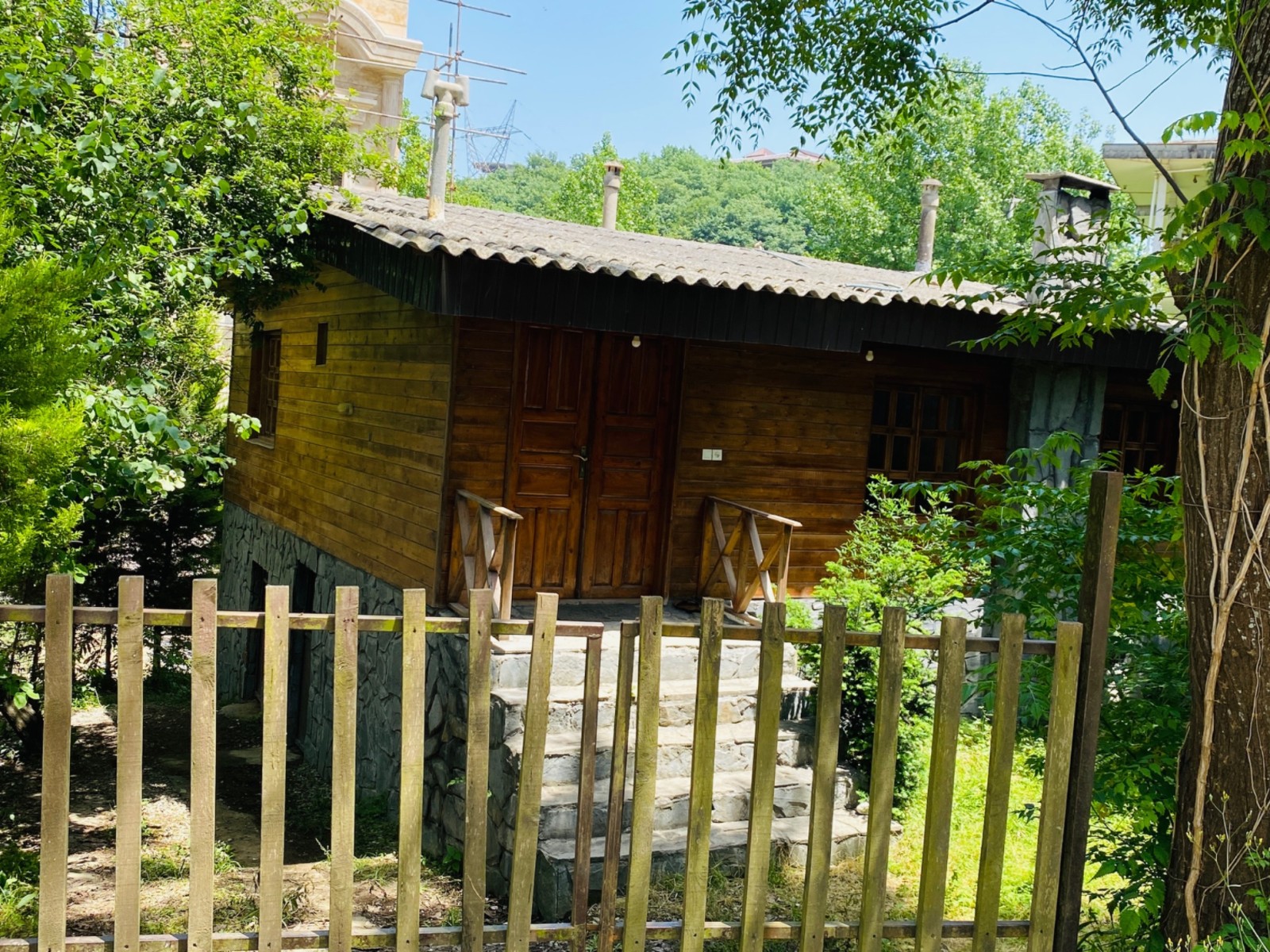 نمای بیرونی ساختمان نمای بیرونی ساختمان