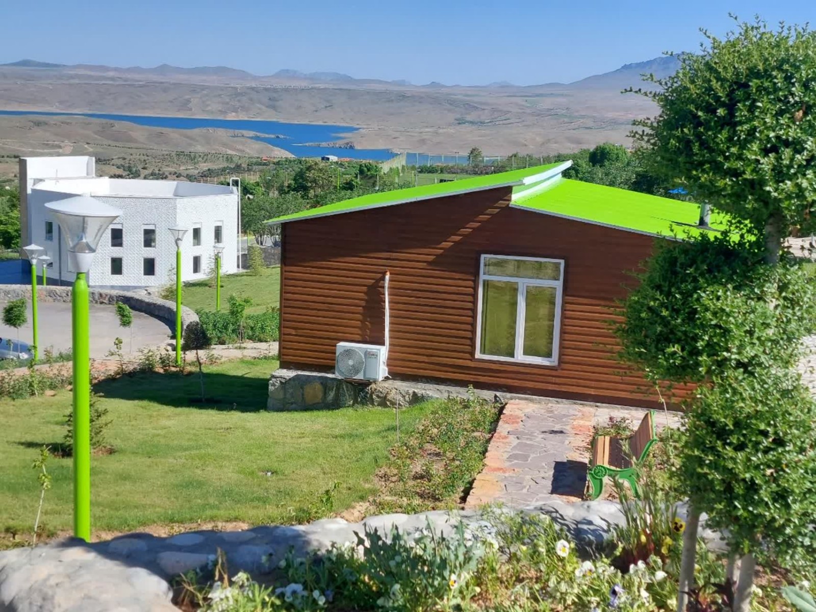 نمای بیرونی ساختمان