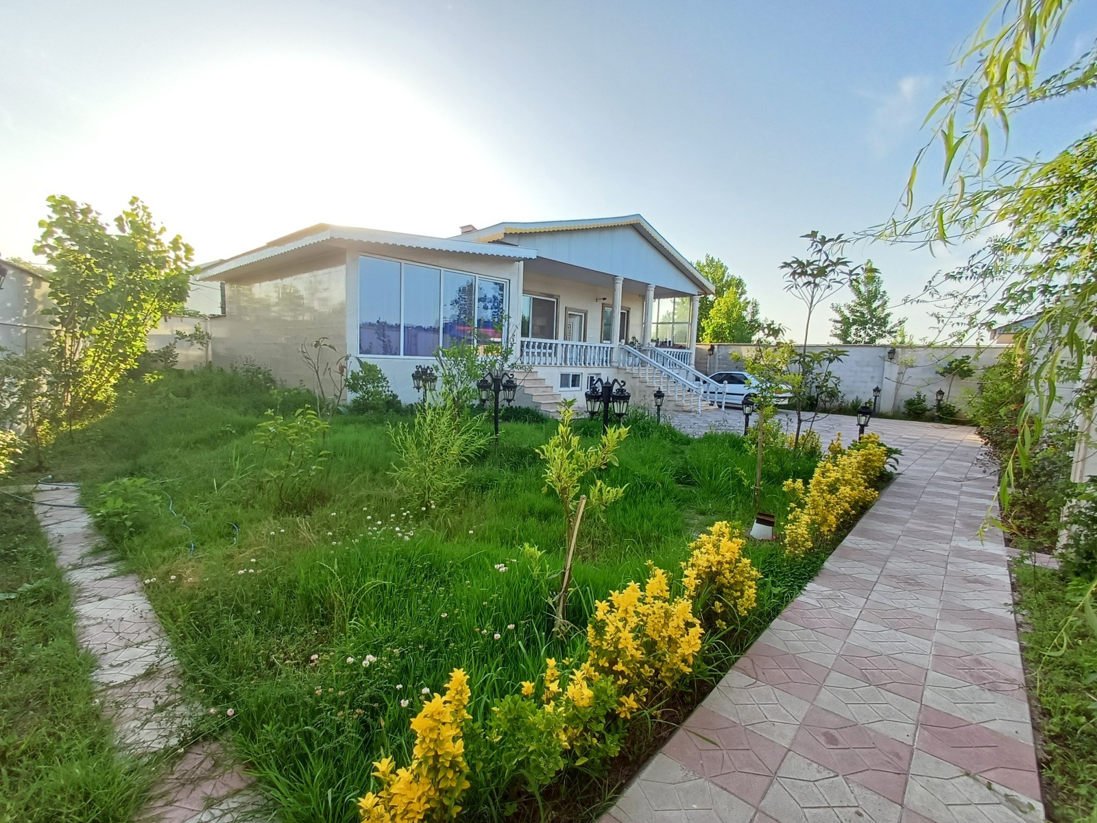 نمای بیرونی ساختمان