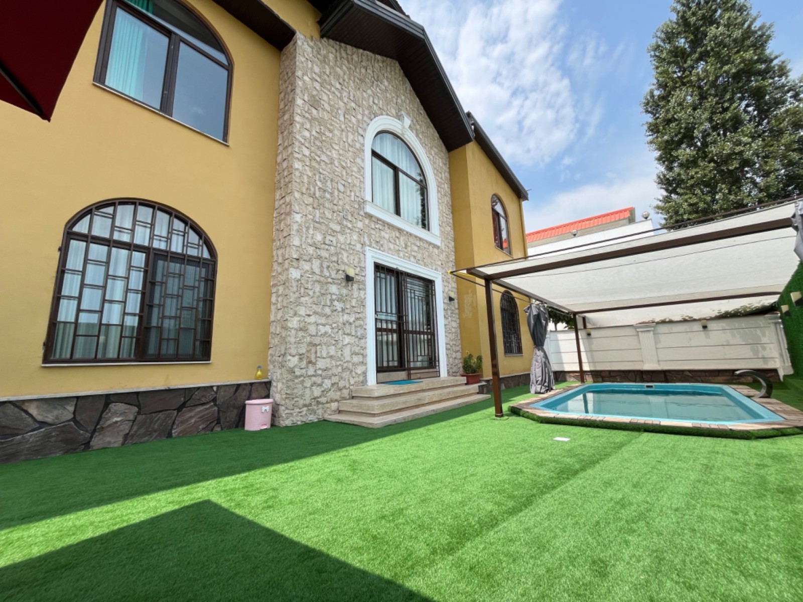 نمای بیرونی ساختمان نمای بیرونی ساختمان