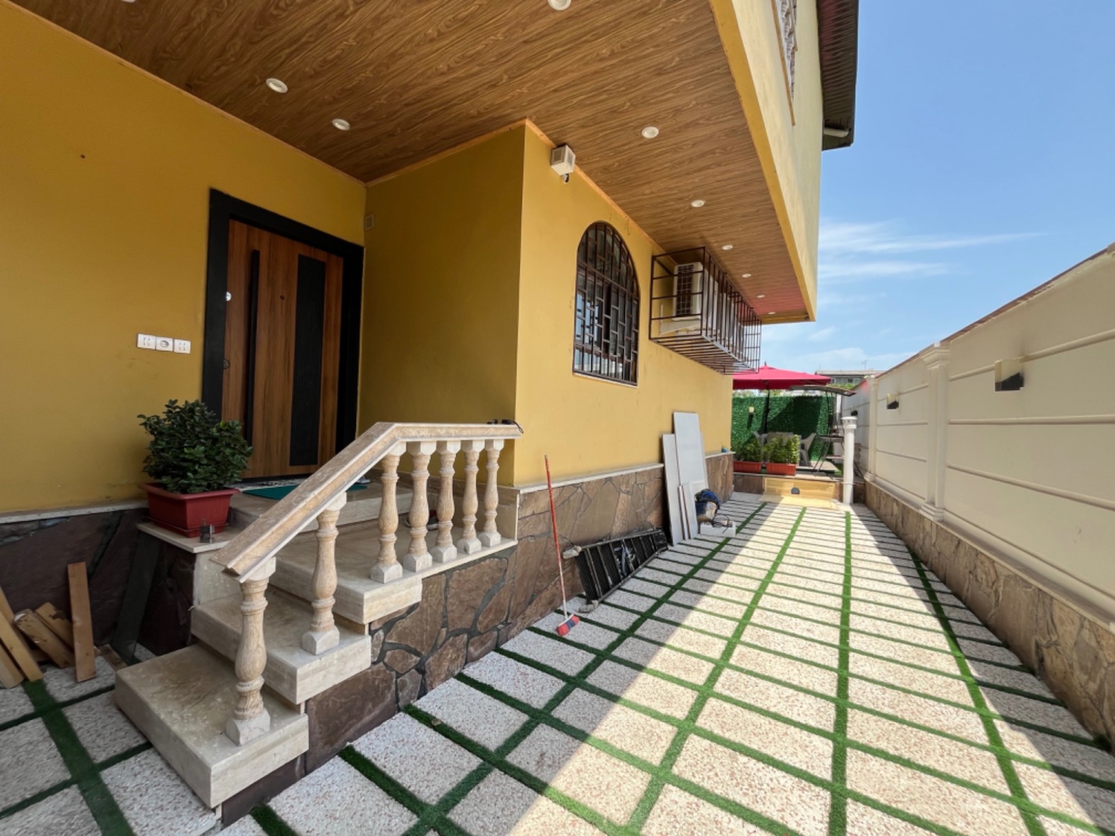 نمای بیرونی ساختمان نمای بیرونی ساختمان