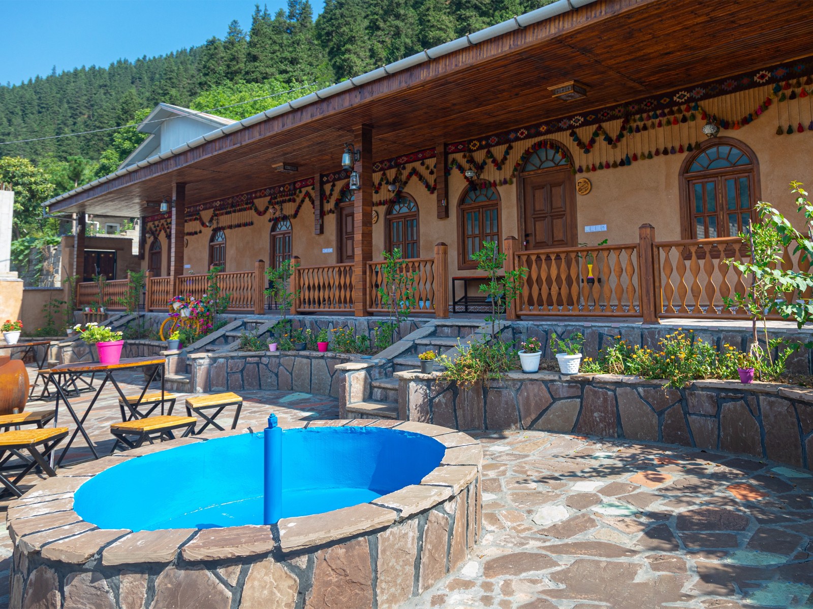 نمای بیرونی ساختمان