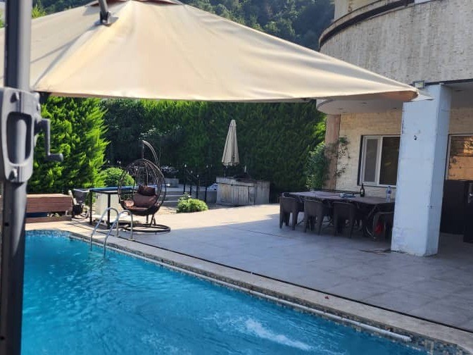 استخر و سایبان