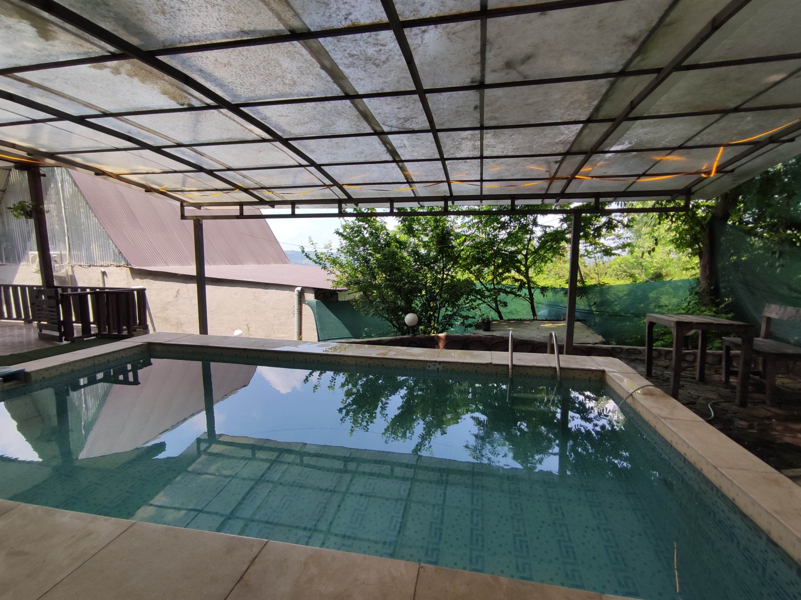 استخر مسقف استخر مسقف