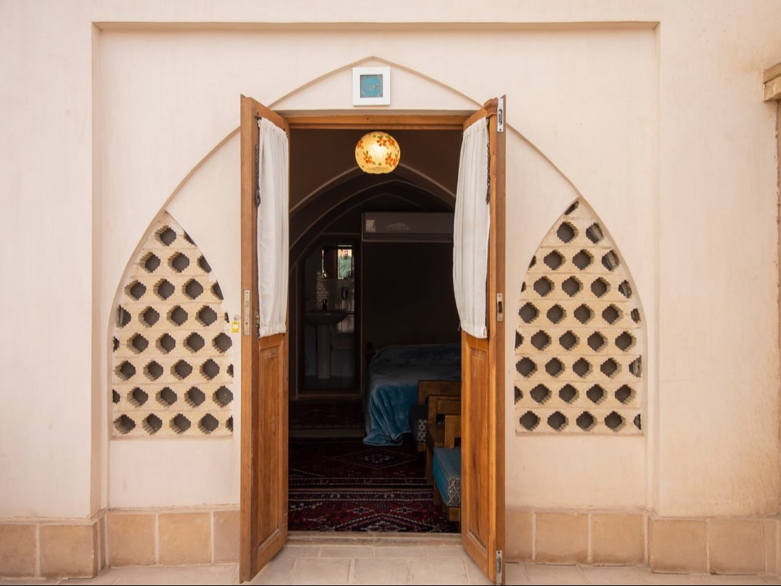 نمای بیرونی ساختمان