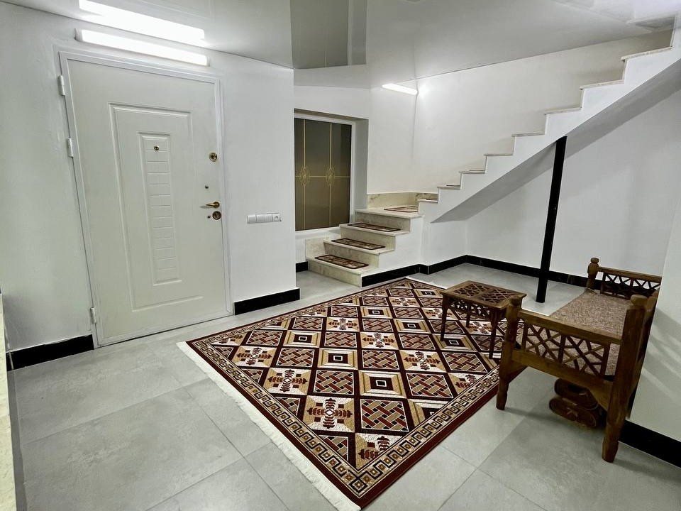 اتاق پذیرایی طبقه همکف