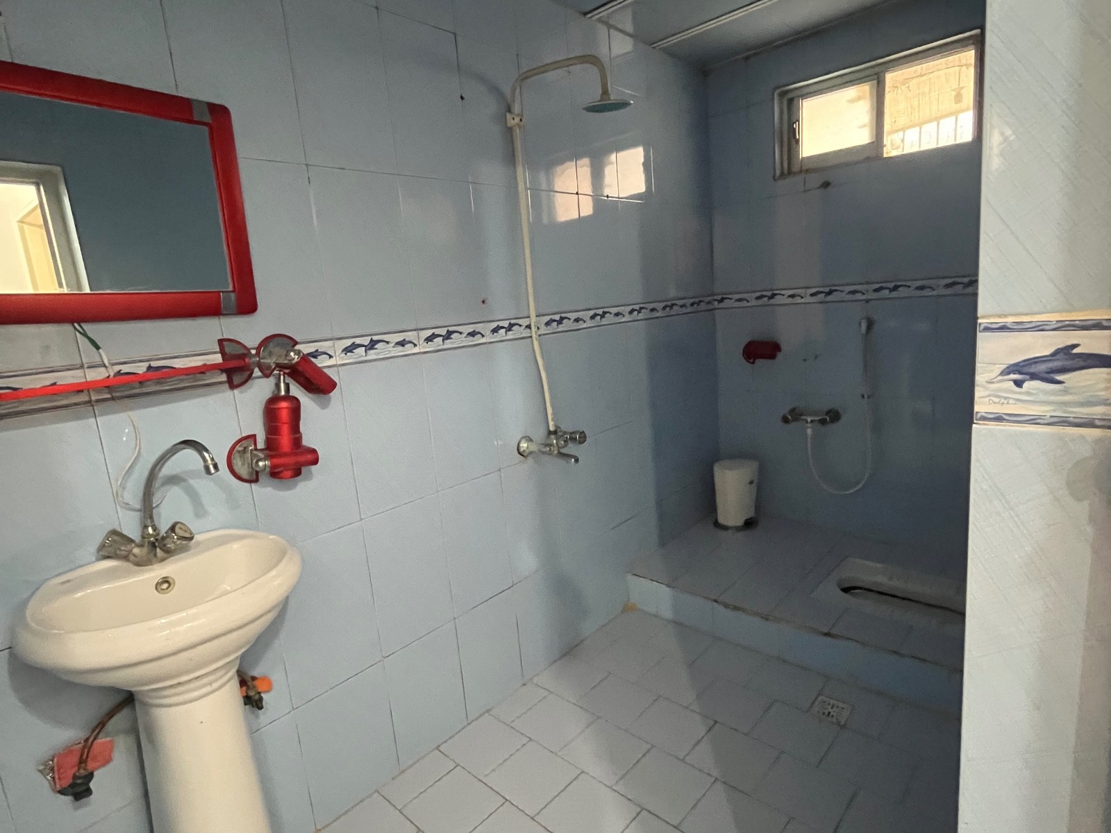 سرویس بهداشتی و حمام