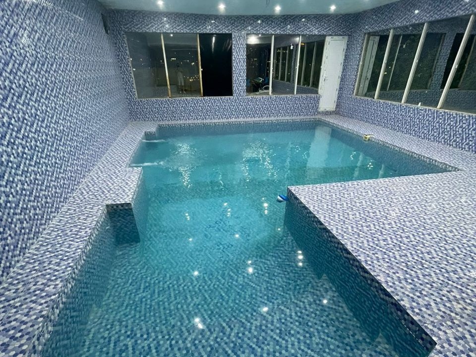 استخر داخل ویلا