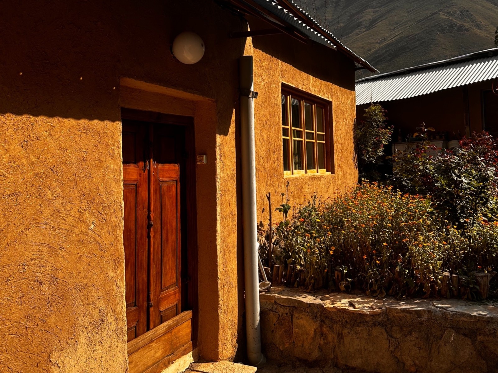 نمای بیرونی اتاق نمای بیرونی اتاق