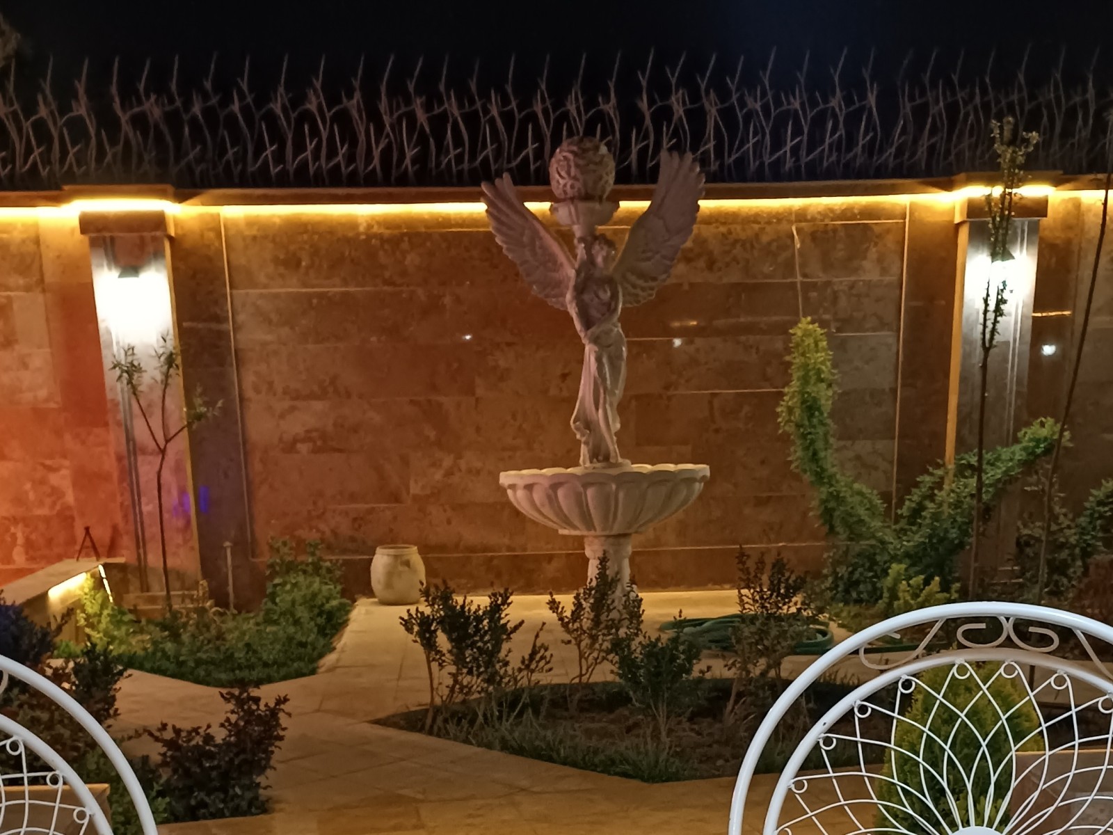 نمای بیرونی ساختمان