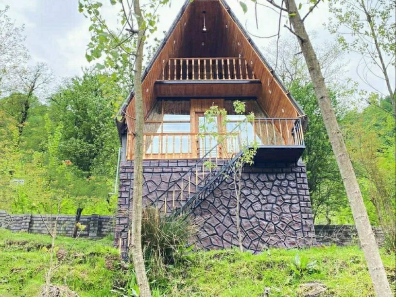 نمای بیرونی کلبه