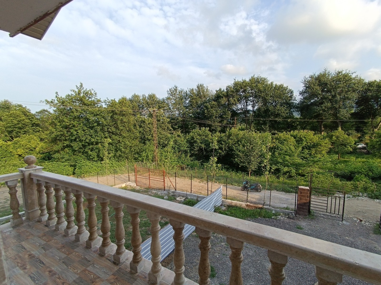 نمای بیرونی ساختمان