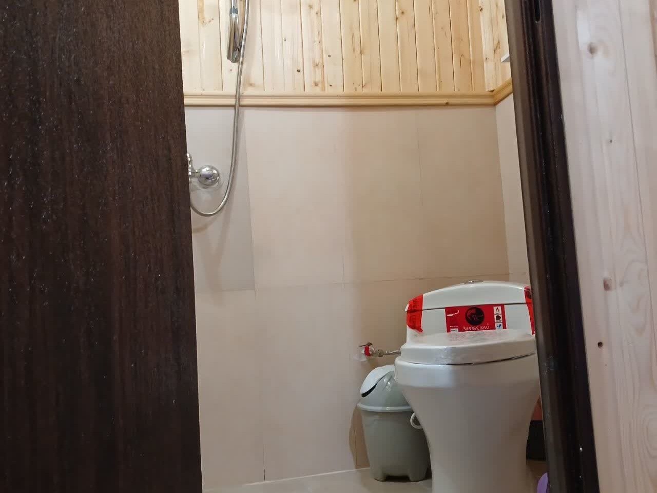 سرویس بهداشتی و حمام