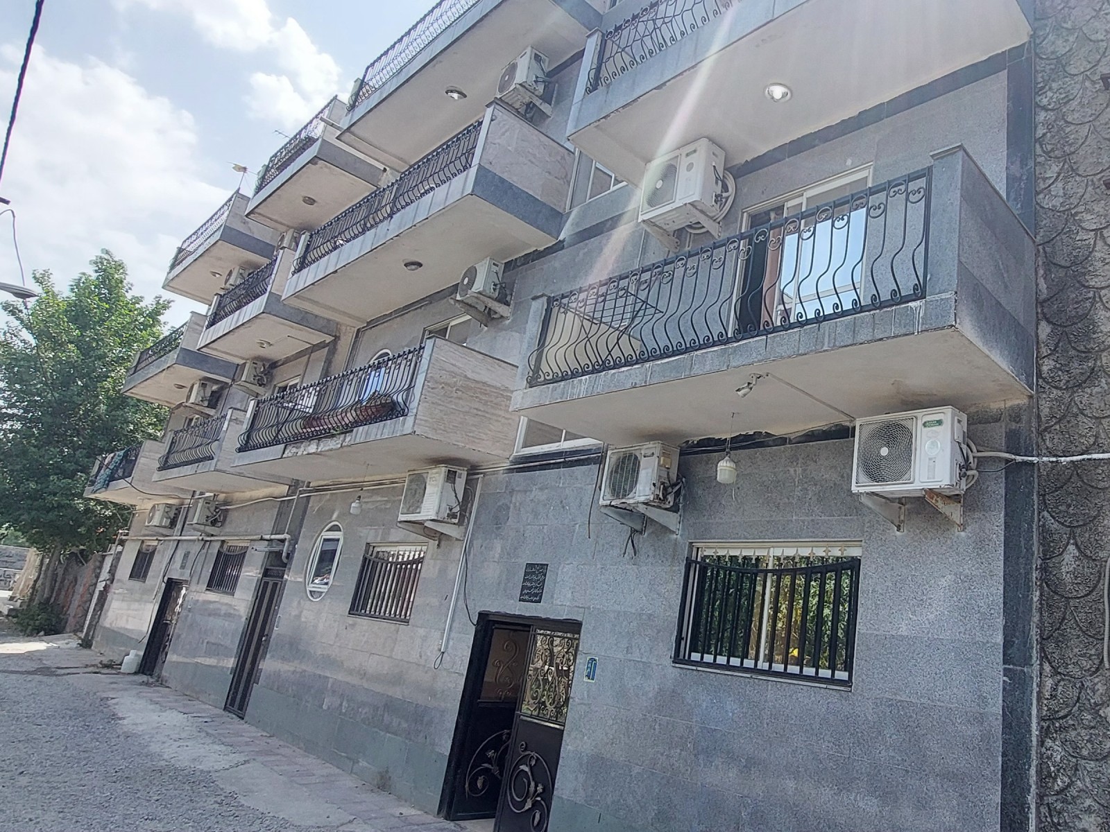 نمای بیرونی ساختمان نمای بیرونی ساختمان