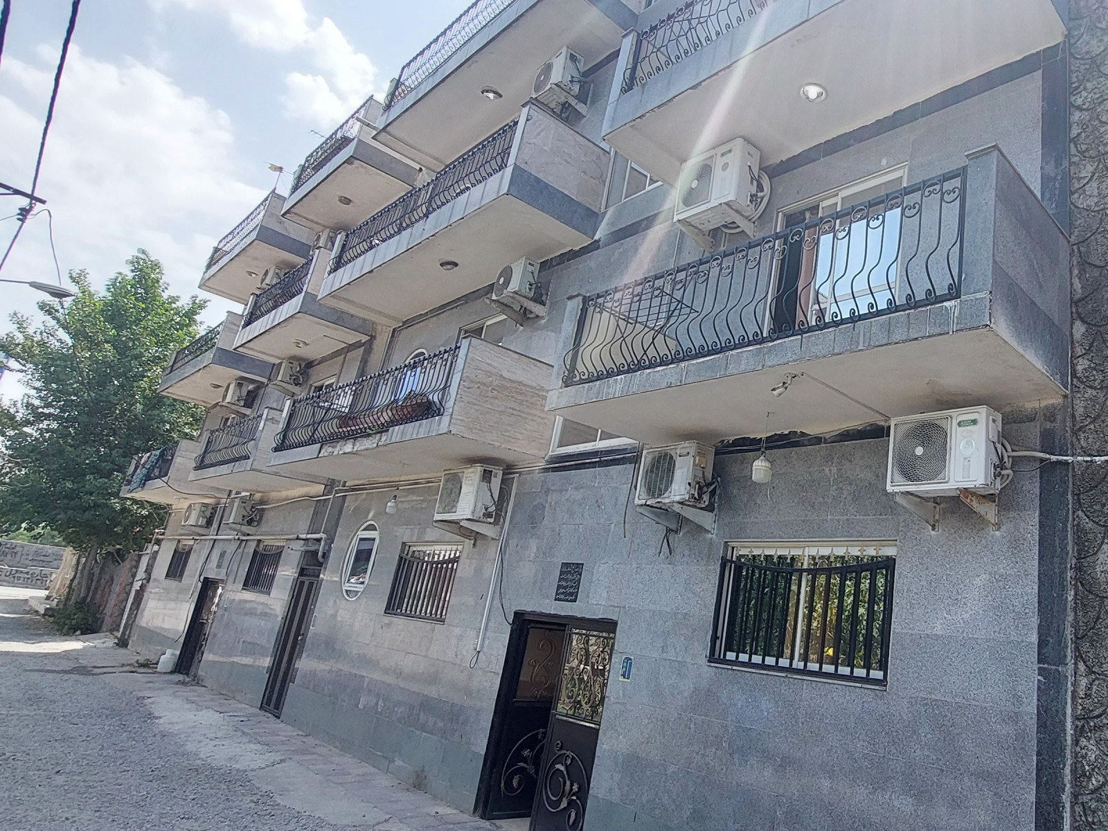 نمای بیرونی ساختمان نمای بیرونی ساختمان