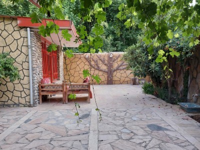 ویلای دو خوابه جنگلی در باغ بهادران